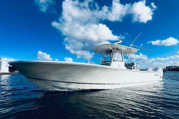 Photo of the 2021 Regulator 34