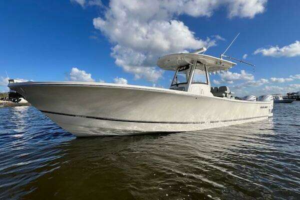 Photo of the 2021 Regulator 34