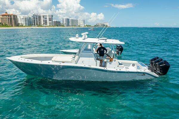 Photo of the 2025 Billfish 39 Center Console w/Tower