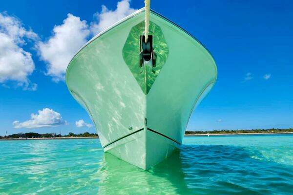 Photo of the 2021 Sailfish 272 CC