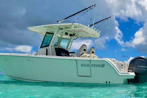 Photo of the 2021 Sailfish 272 CC