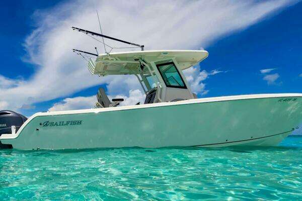 Photo of the 2021 Sailfish 272 CC