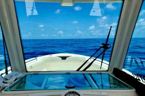 Photo of the 2021 Sailfish 272 CC