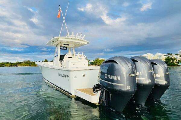 Photo of the 2021 Regulator 34