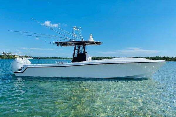 Photo of the 2004 Contender 31 Cuddy