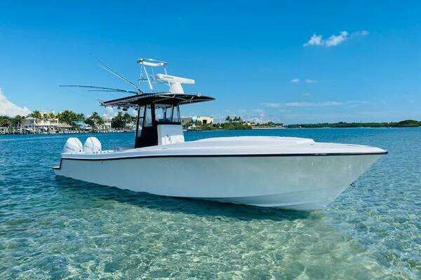 Photo of the 2004 Contender 31 Cuddy