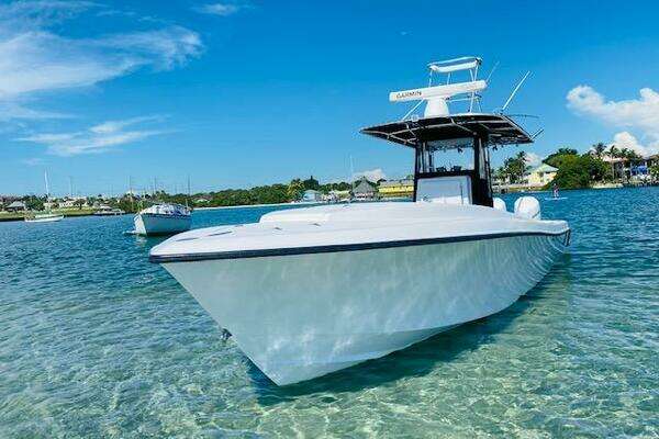 Photo of the 2004 Contender 31 Cuddy