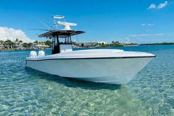 Photo of the 2004 Contender 31 Cuddy