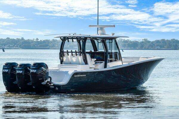 Photo of the 2022 Sportsman Open 352 Center Console