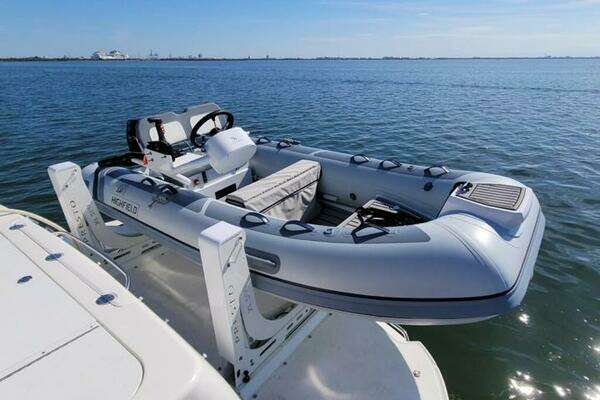 Photo of the 2006 Sea Ray 52 Sedan Bridge