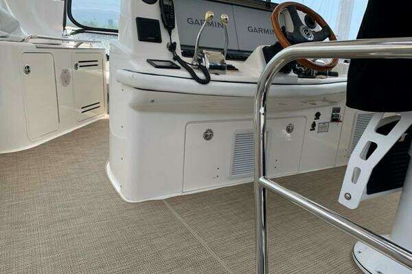 Photo of the 2006 Sea Ray 52 Sedan Bridge