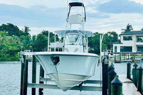 Photo of the 2024 Contender 39 ST