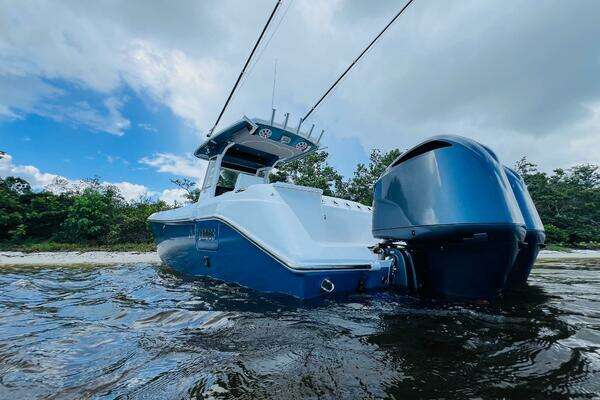 Photo of the 2012 Everglades 295 Center Console