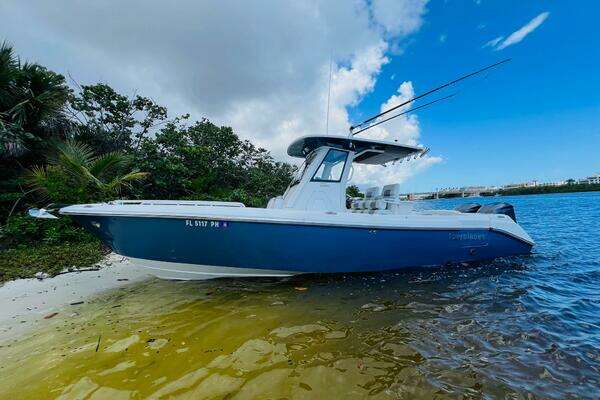 Photo of the 2012 Everglades 295 Center Console