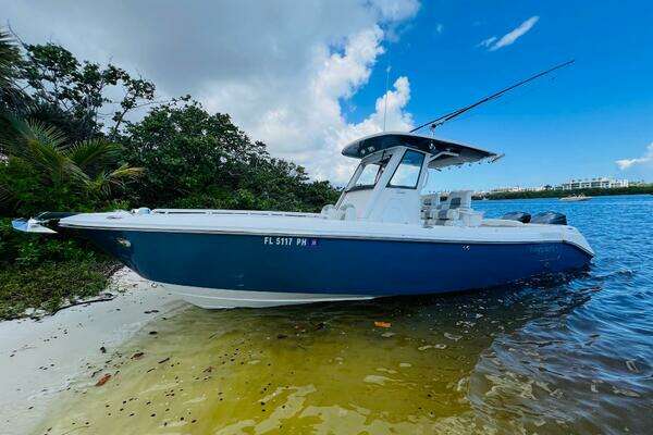 Photo of the 2012 Everglades 295 Center Console
