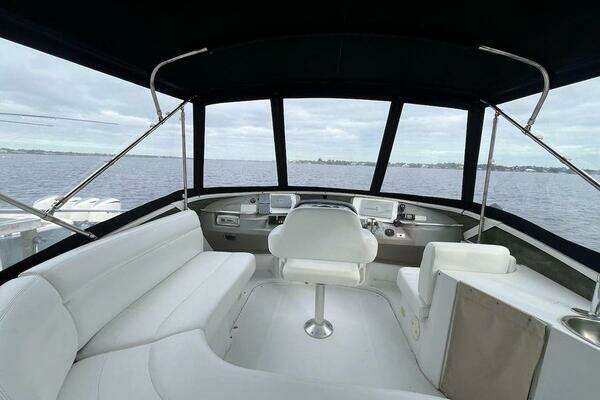 Photo of the 2000 Carver 396 Motor Yacht
