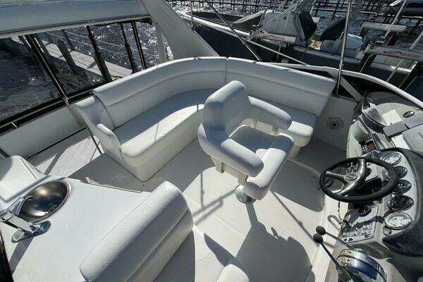 Photo of the 2000 Carver 396 Motor Yacht