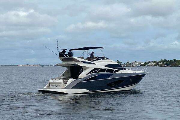 Photo of the 2017 Marquis 500 Sport Yacht