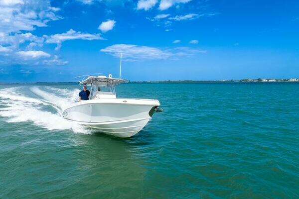 Photo of the 2007 Spectre 37 Center Console