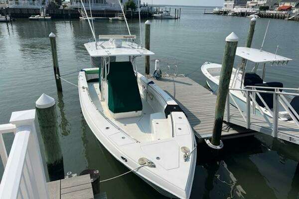 Photo of the 2008 Spectre 34 Center Console