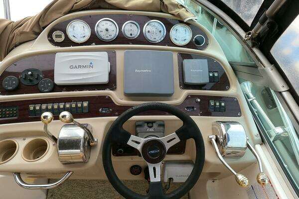 Photo of the 2004 Chaparral Signature 350