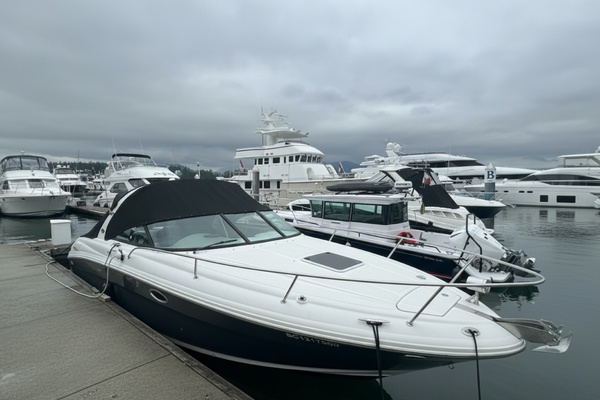 2007 Sea Ray 29SLX with cuddy cabin