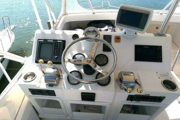 Photo of the 2002 Luhrs 34 Convertible