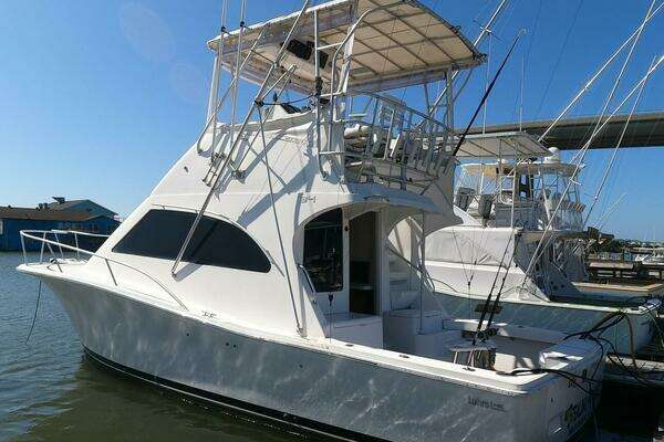 Photo of the 2002 Luhrs 34 Convertible