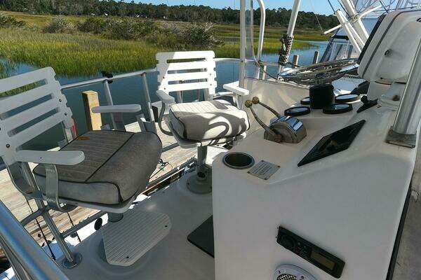 Photo of the 2002 Luhrs 34 Convertible