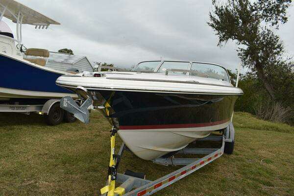 Photo of the 2009 Chris-Craft Corsair 25