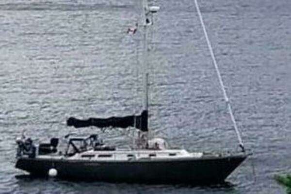 Photo of the 1977 Gulfstar 40