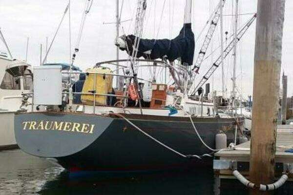 Photo of the 1977 Gulfstar 40