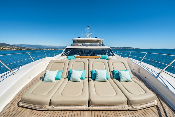 LADY VOLANTIS 113ft Sunseeker Yacht For Sale