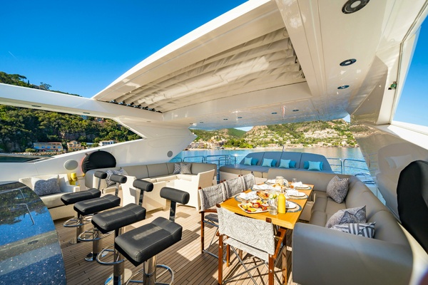LADY VOLANTIS 113ft Sunseeker Yacht For Sale