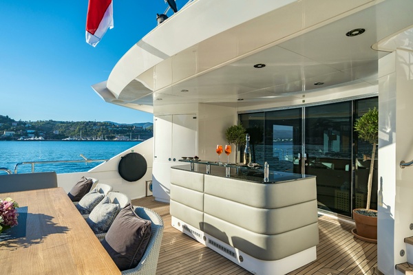 LADY VOLANTIS 113ft Sunseeker Yacht For Sale