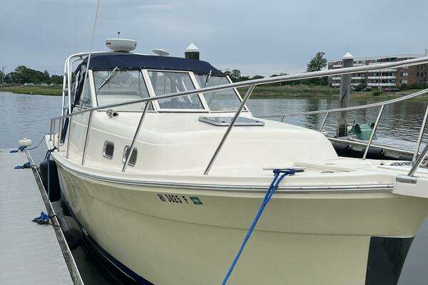 Photo of the 2005 Mainship Rum Runner 2 "Salty Dazed"