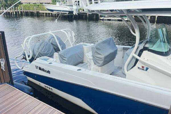 Photo of the 2019 Wellcraft 262 F CC