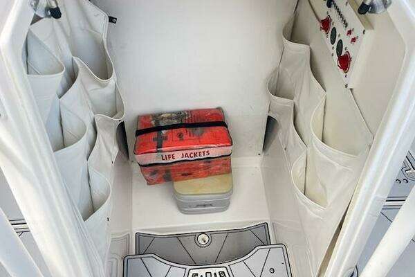 Photo of the 2019 Wellcraft 262 F CC