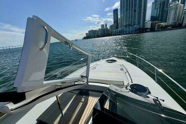 Schaefer 375 Yacht For Sale