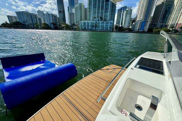 Schaefer 375 Yacht For Sale