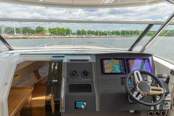 Nimbus W11 Yacht For Sale