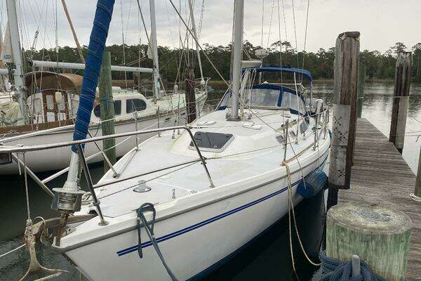 Photo of the 1998 Catalina MKII "Cool Change"