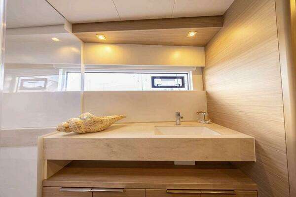 Lagoon 51 Yacht For Sale