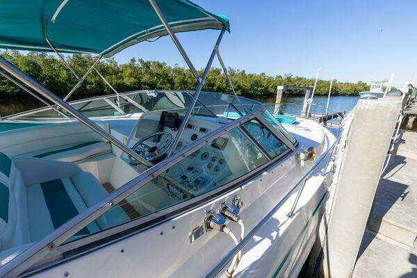 Photo of the 1995 Cruisers ESPRIT 3570