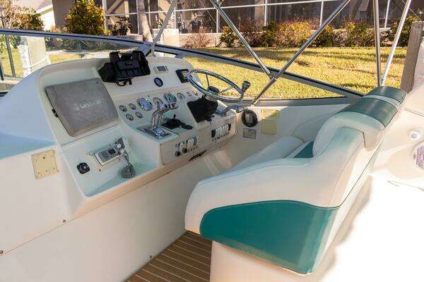 Photo of the 1995 Cruisers ESPRIT 3570