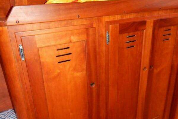 Photo of the 1998 Freedom 40/40 "Spruce"