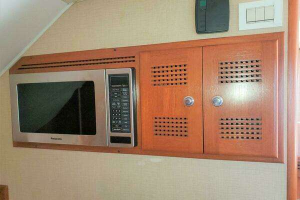 Cabo Flybridge Sportfish Yacht For Sale