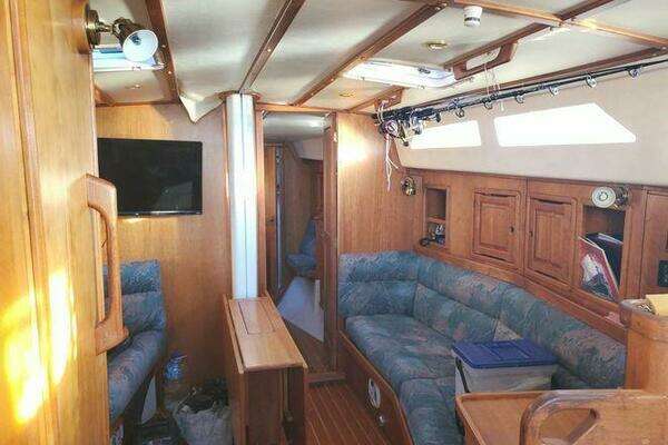 Photo of the 1998 Saga 43 "NADIA JANE"