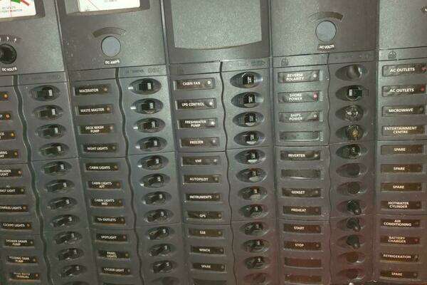 Photo of the 1998 Saga 43 "NADIA JANE"