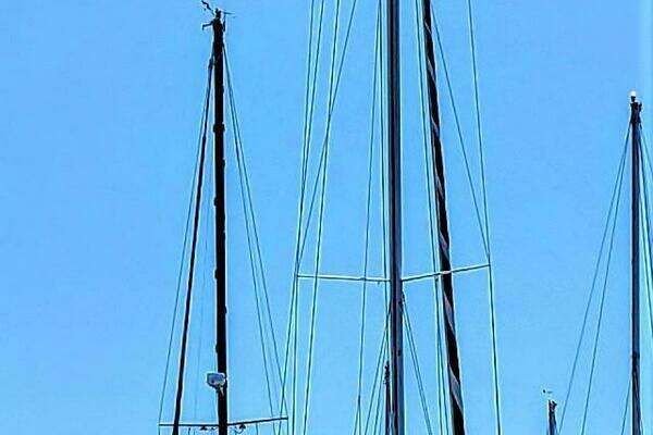 Photo of the 1998 Saga 43 "NADIA JANE"